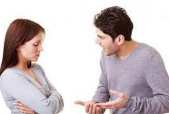 کدام زنان و مردان فکر می کنند همسرشان خیانت می کند