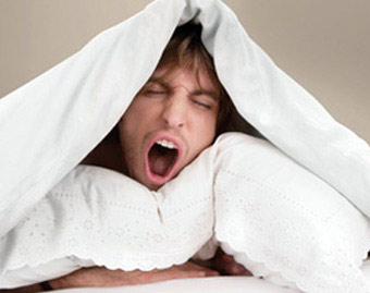 ۲۲ بلایی که کم‌خوابی سرتان‌ می‌آورد
