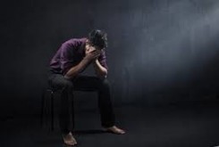 ۷ نشانه آدم‌هایی که افسردگی پنهان دارند
