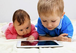 کودکان چند ساعت در روز می‌توانند از تلفن همراه استفاده کنند؟
