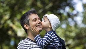 آیا سن پدر در مهارت‌های اجتماعی کودک موثر است؟