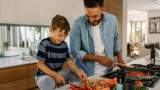 مزایای آشپزی با کودکان ، توسعه مهارتها و فرهنگ پذیری